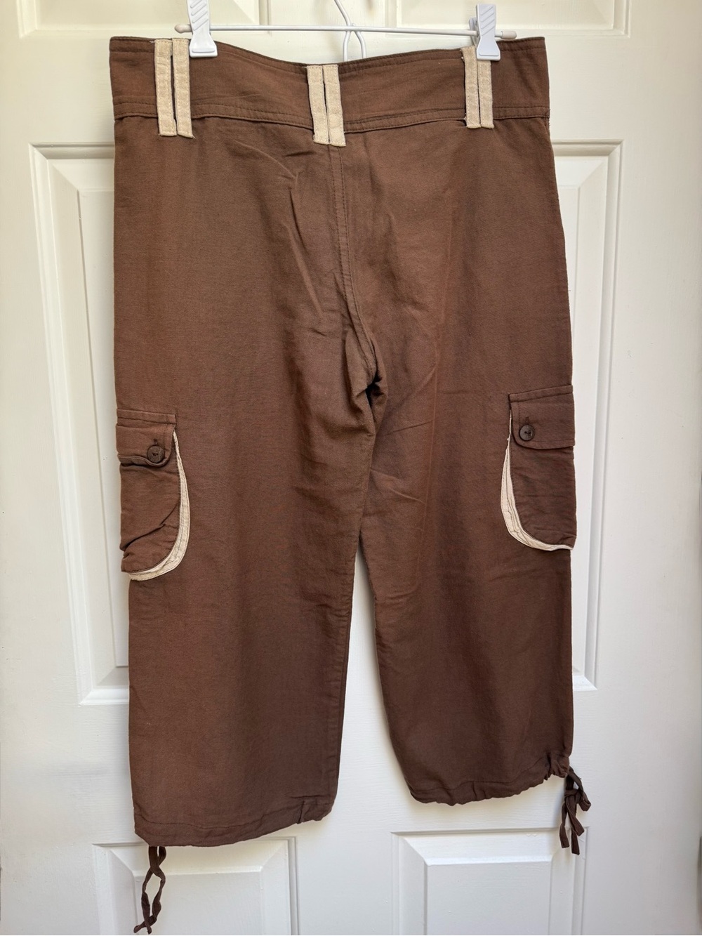 Kathmandu Imports Embroidered Sun Pocket Brown Cargo Cropped Pants Womens Medium - Picture 9 of 16